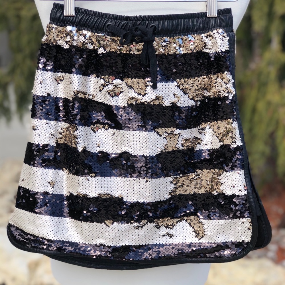NWT Gianni Bini sz S reversible sequin mini skirt
